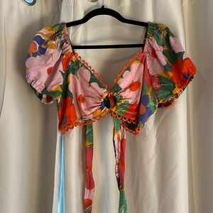 Gianni Binni. Size xl. Cropped shirt. Puffy sleeves.